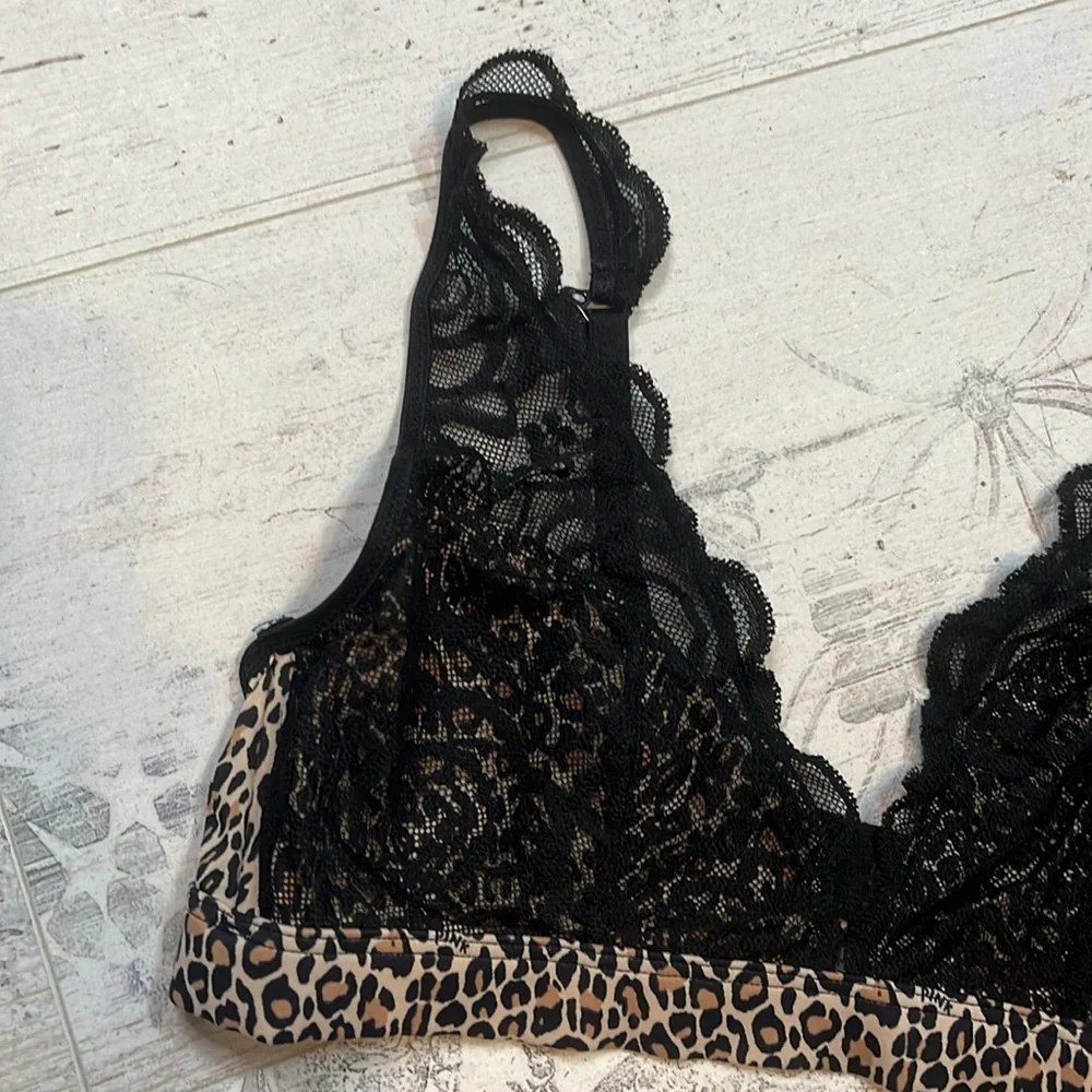Y2K Victorias Secret Black Lace Plunge Bralette with Leopard Print Size Large